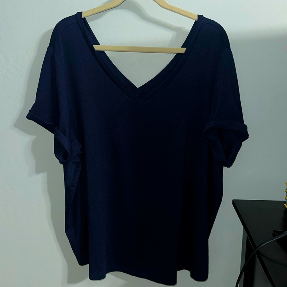 Sunday size 3X navy blue short sleeve top excellent condition